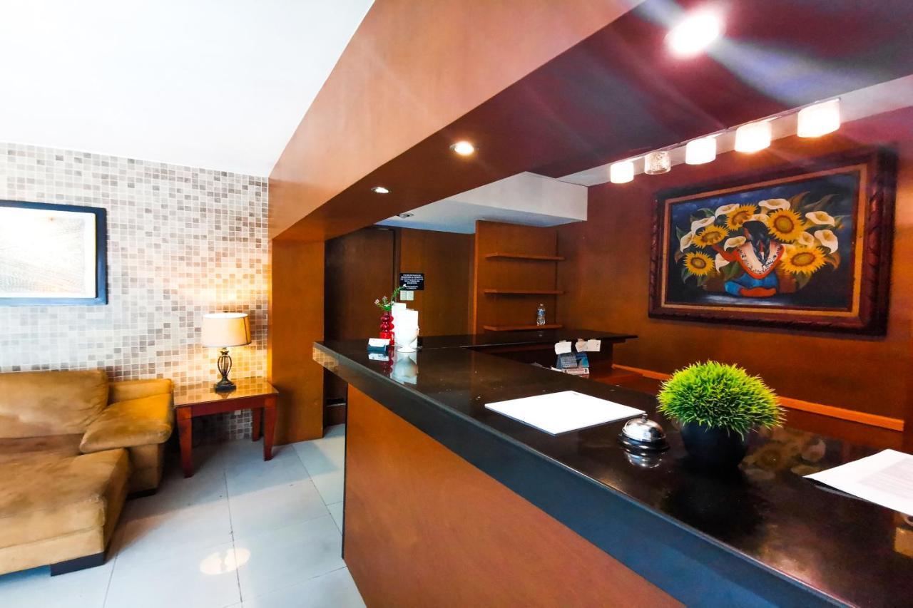 Grand Colonial Hotel