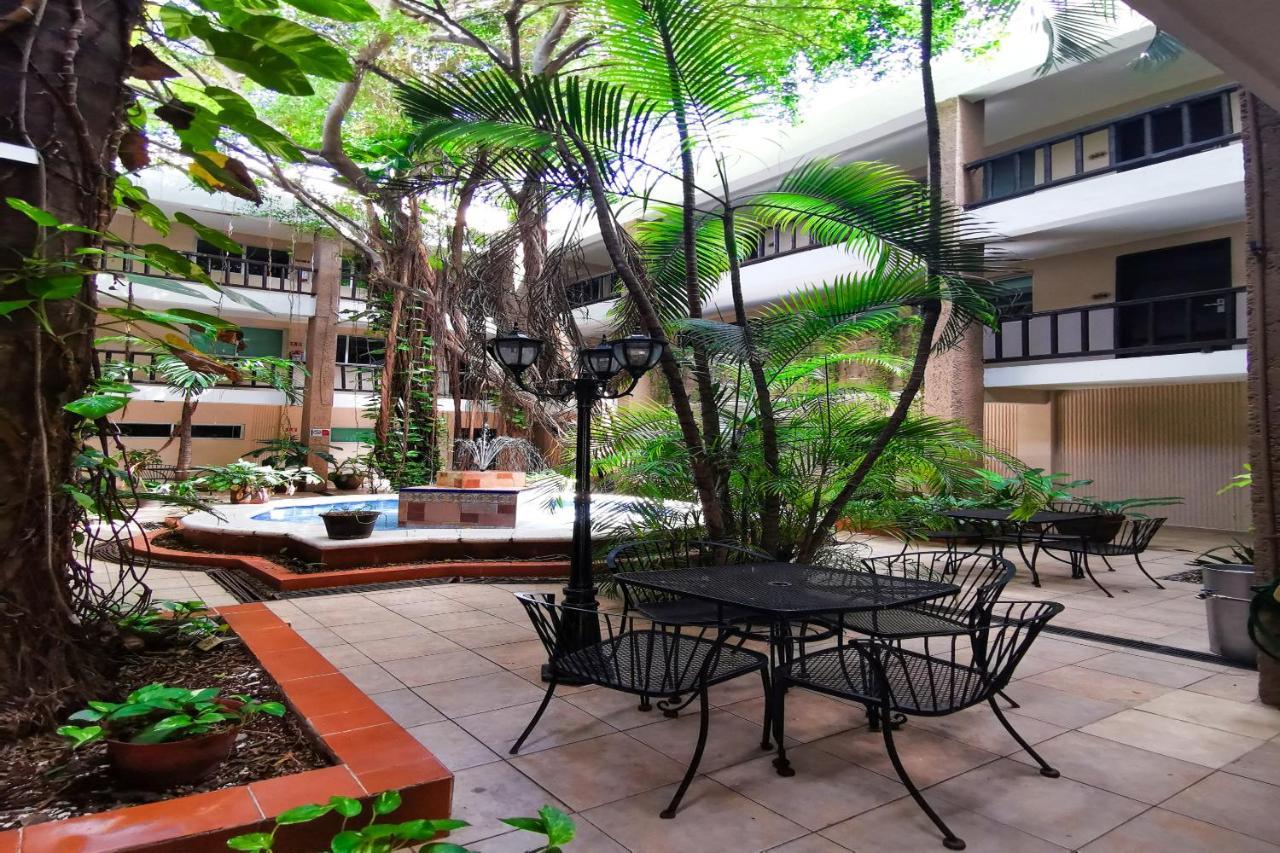 Grand Colonial
