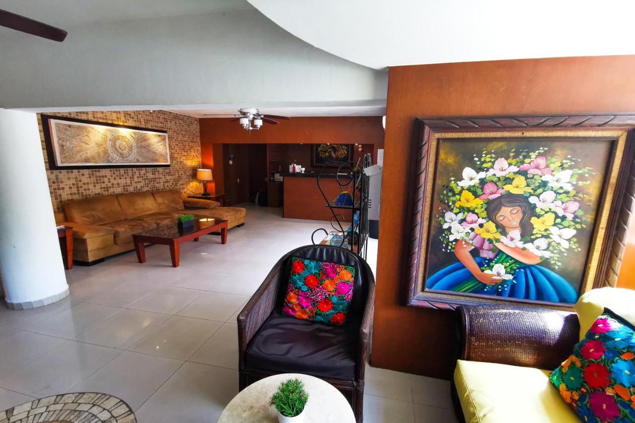 Grand Colonial
