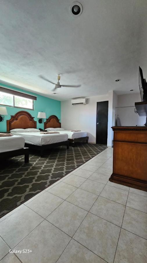 Grand Colonial Hotel