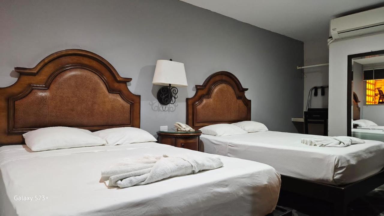 Grand Colonial Hotel