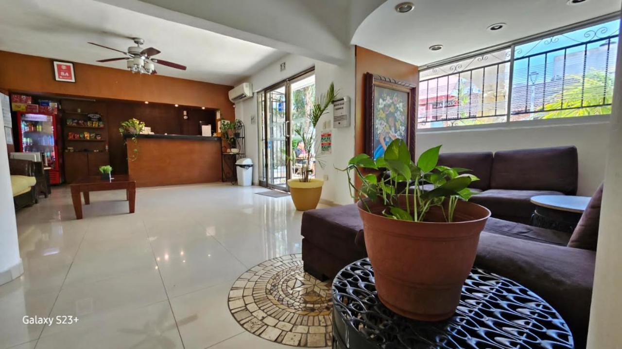 Grand Colonial