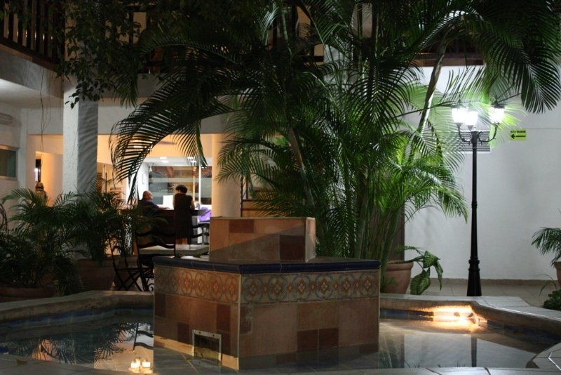 Grand Colonial Hotel